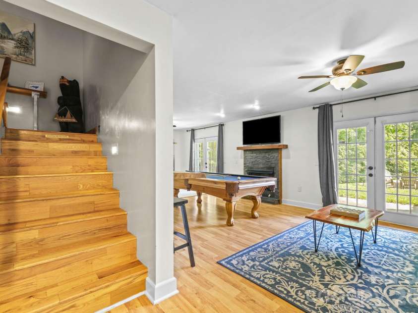 576 Grizzly Ridge, Bryson City, NC 28713.  MLS# CAR4391423, YatesRealty ID 29002. 