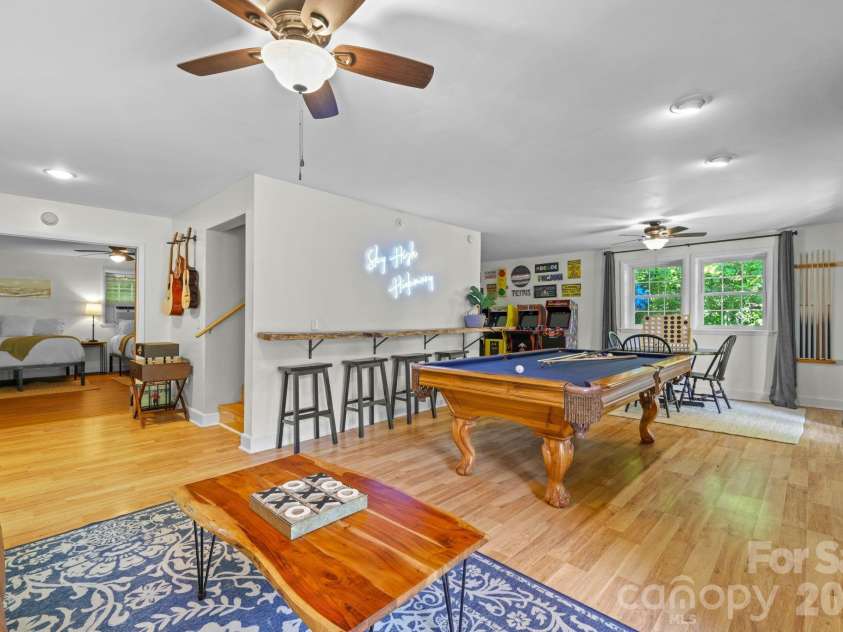 576 Grizzly Ridge, Bryson City, NC 28713.  MLS# CAR4391423, YatesRealty ID 29002. 