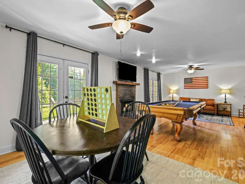 576 Grizzly Ridge, Bryson City, NC 28713.  MLS# CAR4391423, YatesRealty ID 29002. 