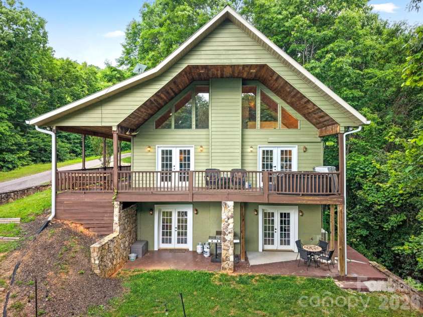 576 Grizzly Ridge, Bryson City, NC 28713.  MLS# CAR4391423, YatesRealty ID 29002. 