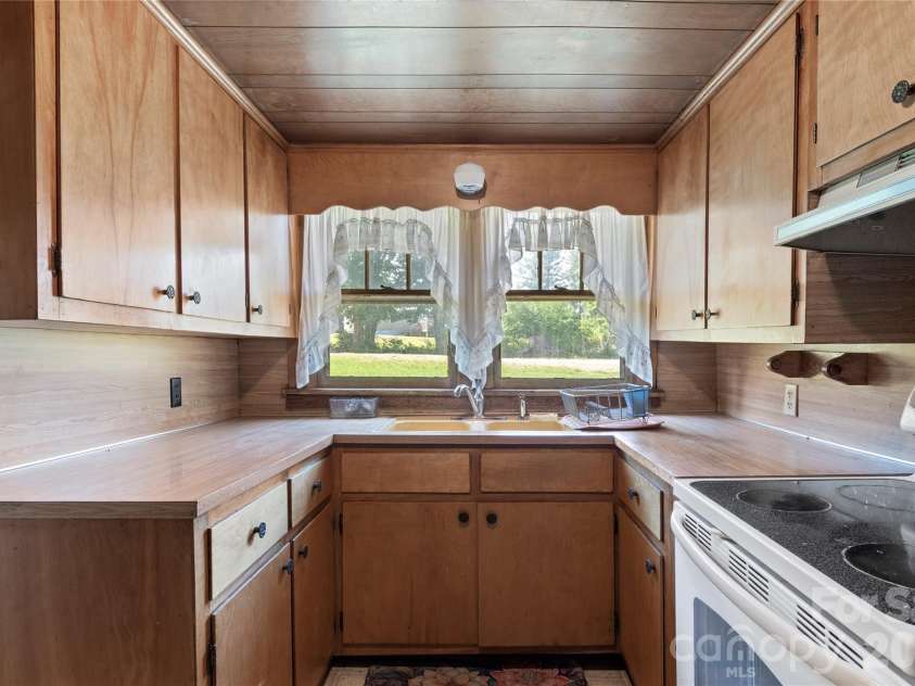 271 Little Ridge Road, Moravian Falls, NC 28654.  MLS# CAR4388267, YatesRealty ID 29003. 