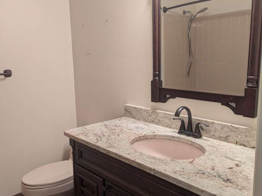 715 Gentry Place, Charlotte, NC 28210.  MLS# CAR4259376, YatesRealty ID 29004. Bth 2