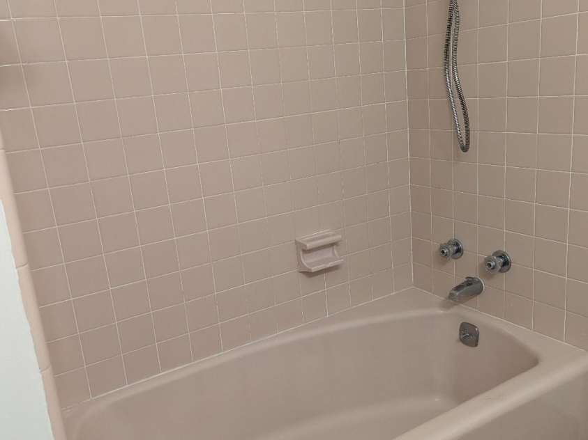 715 Gentry Place, Charlotte, NC 28210.  MLS# CAR4259376, YatesRealty ID 29004. Bth 2