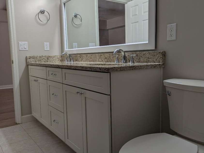 715 Gentry Place, Charlotte, NC 28210.  MLS# CAR4259376, YatesRealty ID 29004. Bth 3