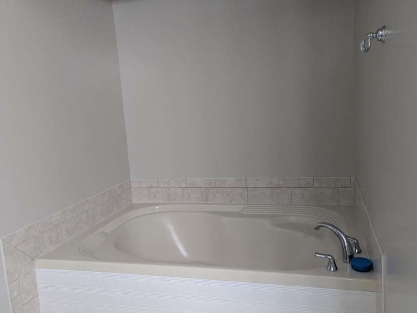 715 Gentry Place, Charlotte, NC 28210.  MLS# CAR4259376, YatesRealty ID 29004. Bth 3