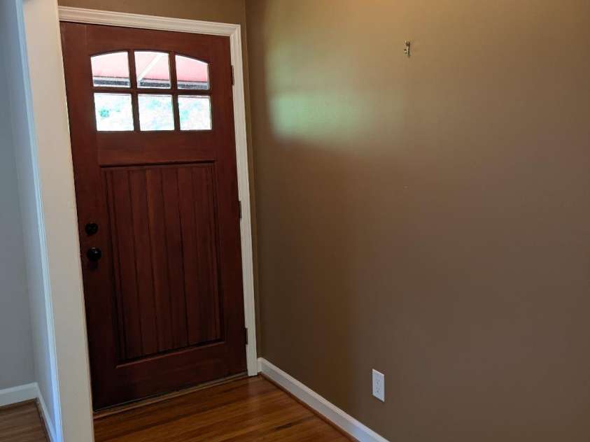 715 Gentry Place, Charlotte, NC 28210.  MLS# CAR4259376, YatesRealty ID 29004. Foyer