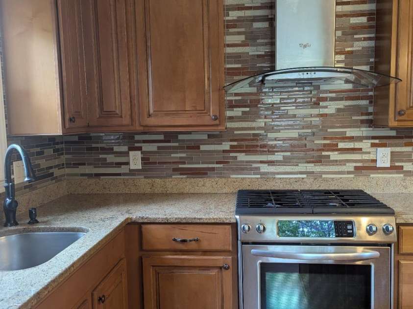 715 Gentry Place, Charlotte, NC 28210.  MLS# CAR4259376, YatesRealty ID 29004. Kitchen