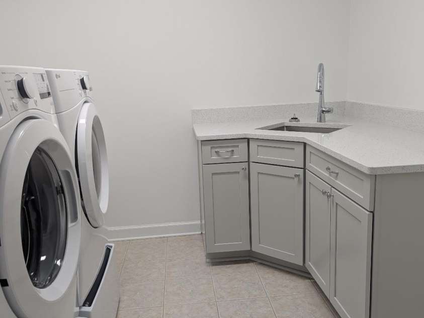 715 Gentry Place, Charlotte, NC 28210.  MLS# CAR4259376, YatesRealty ID 29004. Laundry 1