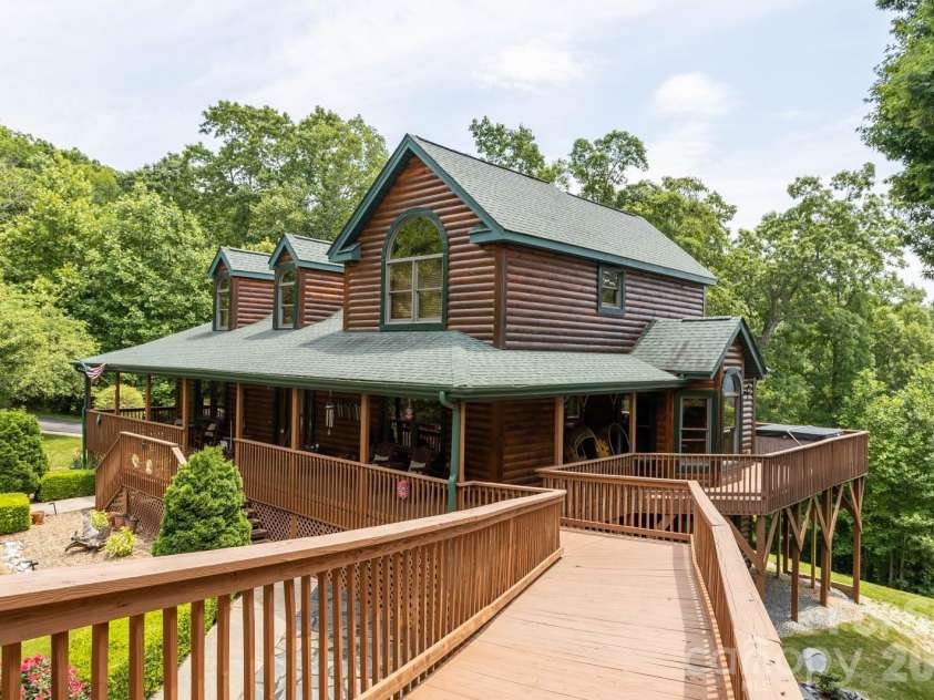 110 Mountain Crest Drive, Marion, NC 28752.  MLS# CAR4388359, YatesRealty ID 29006. 