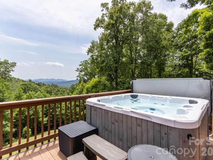 110 Mountain Crest Drive, Marion, NC 28752.  MLS# CAR4388359, YatesRealty ID 29006. 