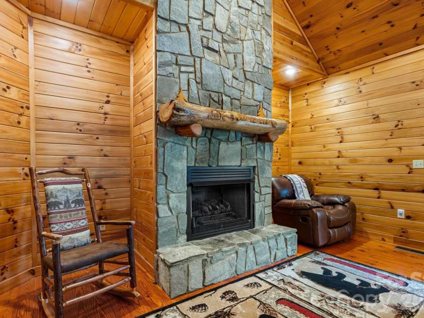 110 Mountain Crest Drive, Marion, NC 28752.  MLS# CAR4388359, YatesRealty ID 29006. 