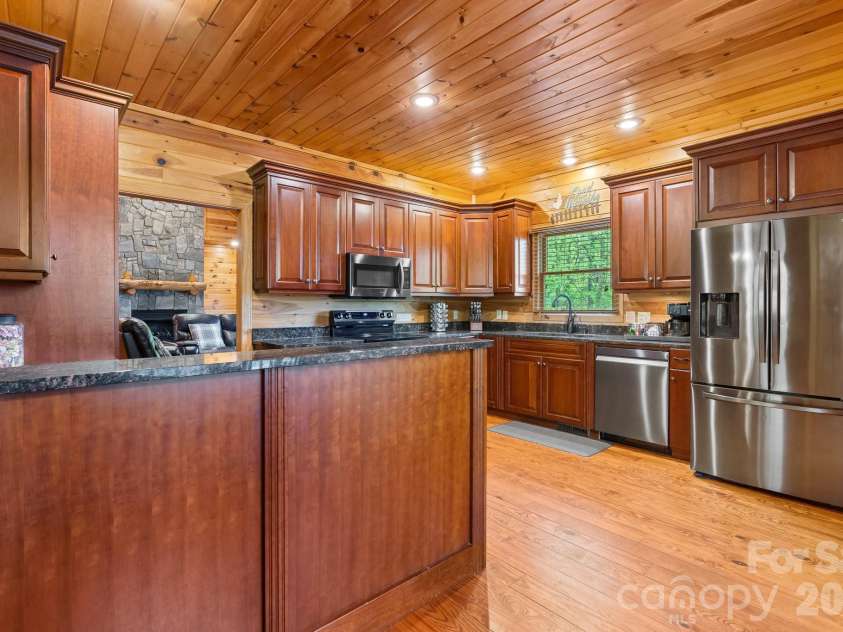 110 Mountain Crest Drive, Marion, NC 28752.  MLS# CAR4388359, YatesRealty ID 29006. 