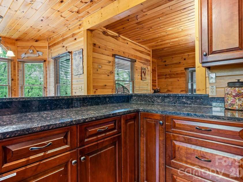 110 Mountain Crest Drive, Marion, NC 28752.  MLS# CAR4388359, YatesRealty ID 29006. 