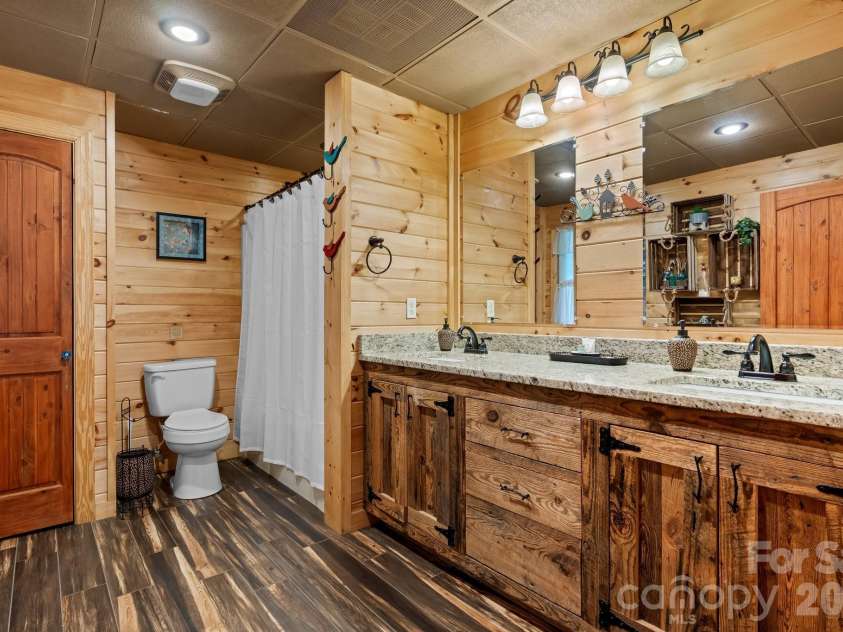 110 Mountain Crest Drive, Marion, NC 28752.  MLS# CAR4388359, YatesRealty ID 29006. 