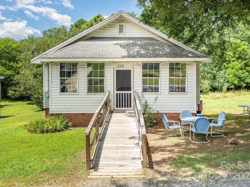 210 Lincoln Street, Badin, NC 28009.  MLS# CAR4278434, YatesRealty ID 29006. 