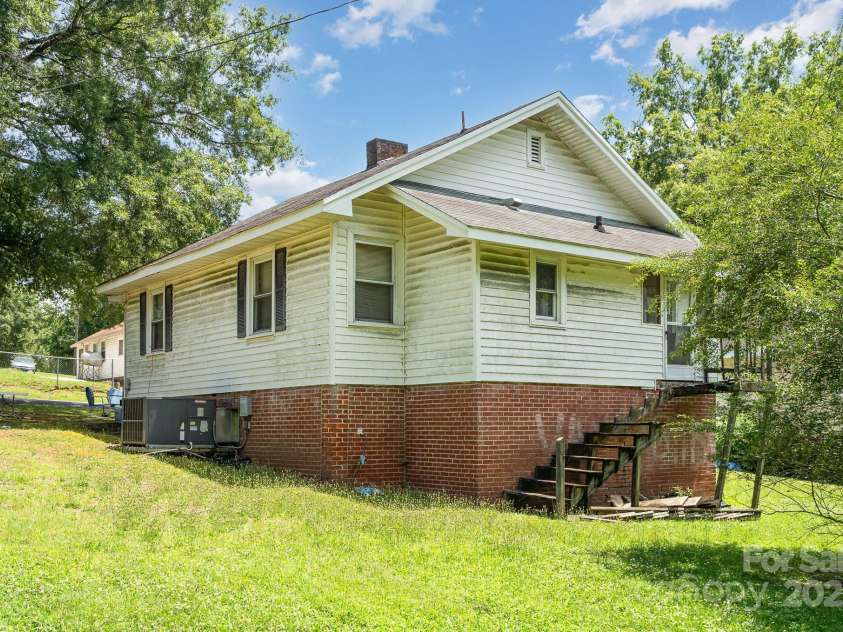 210 Lincoln Street, Badin, NC 28009.  MLS# CAR4278434, YatesRealty ID 29006. 