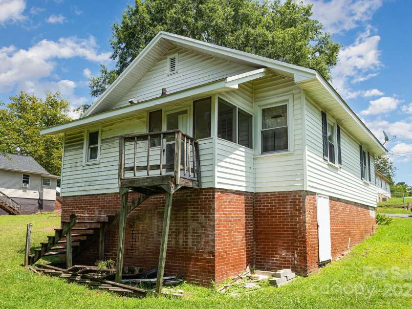 210 Lincoln Street, Badin, NC 28009.  MLS# CAR4278434, YatesRealty ID 29006. 