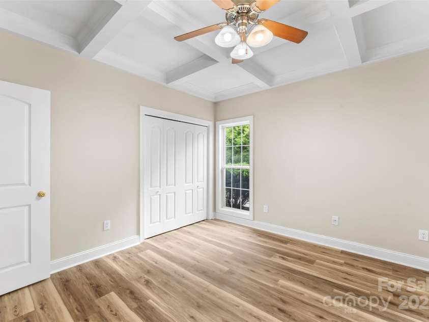 1143 21st Avenue, Hickory, NC 28601.  MLS# CAR4285530, YatesRealty ID 29007. 