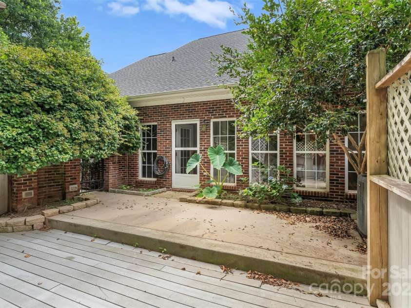 1143 21st Avenue, Hickory, NC 28601.  MLS# CAR4285530, YatesRealty ID 29007. 