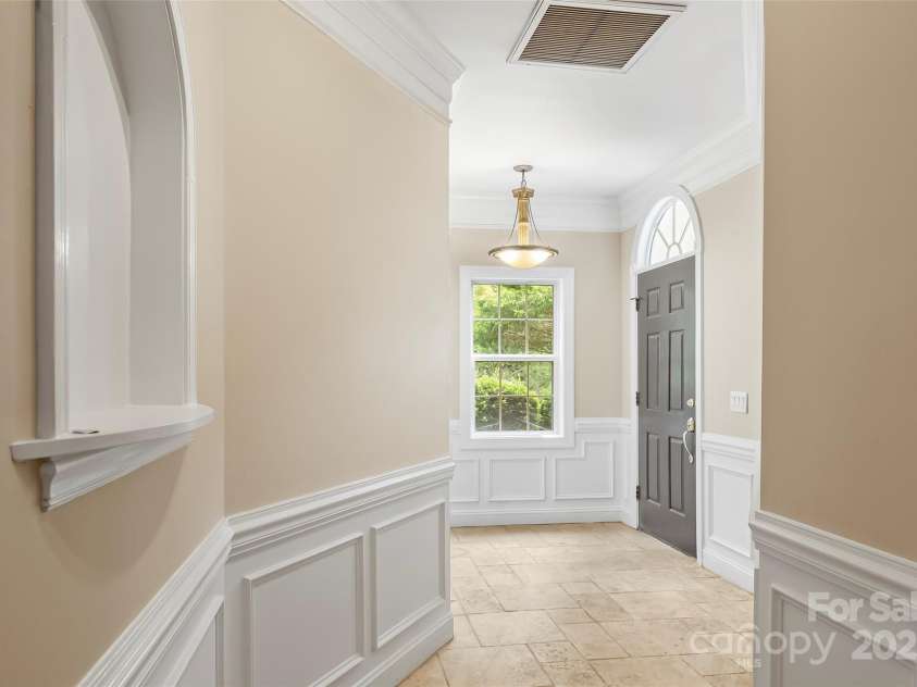 1143 21st Avenue, Hickory, NC 28601.  MLS# CAR4285530, YatesRealty ID 29007. Entry Way