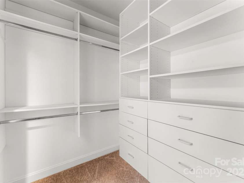 1143 21st Avenue, Hickory, NC 28601.  MLS# CAR4285530, YatesRealty ID 29007. Primary Walk-In