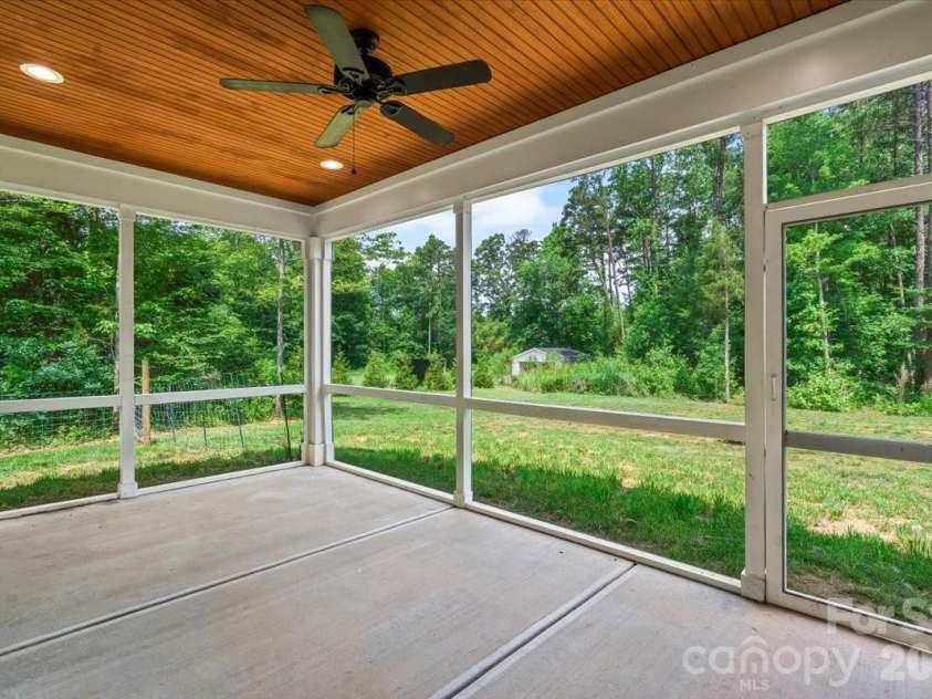 7575 Deer Track Drive, Denver, NC 28037.  MLS# CAR4391104, YatesRealty ID 29007. 