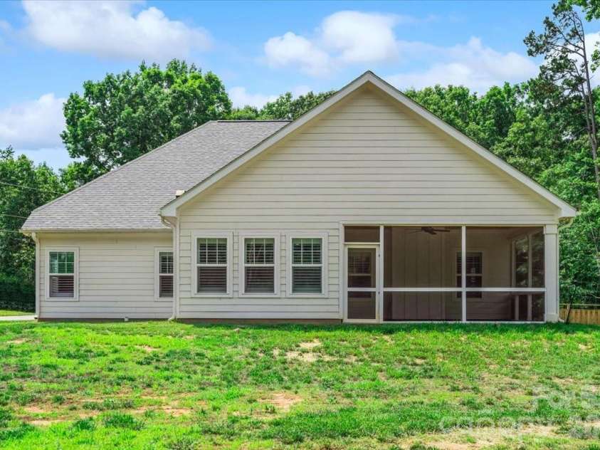 7575 Deer Track Drive, Denver, NC 28037.  MLS# CAR4391104, YatesRealty ID 29007. 