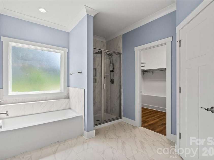 7575 Deer Track Drive, Denver, NC 28037.  MLS# CAR4391104, YatesRealty ID 29007. Primary bathroom