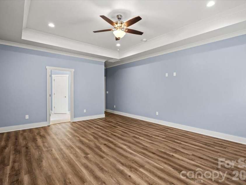 7575 Deer Track Drive, Denver, NC 28037.  MLS# CAR4391104, YatesRealty ID 29007. Primary bedroom