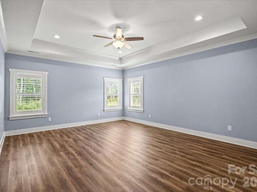 7575 Deer Track Drive, Denver, NC 28037.  MLS# CAR4391104, YatesRealty ID 29007. Primary bedroom