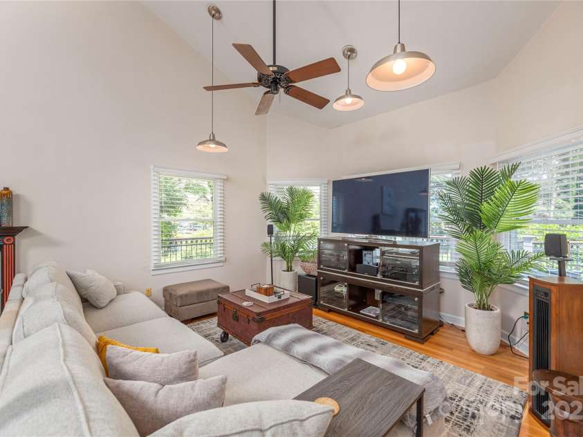 845 Eagles Nest Road, Waynesville, NC 28786.  MLS# CAR4281929, YatesRealty ID 29008. 