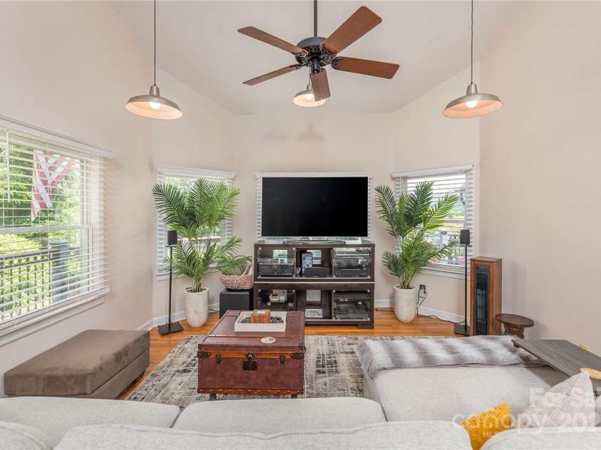 845 Eagles Nest Road, Waynesville, NC 28786.  MLS# CAR4281929, YatesRealty ID 29008. 