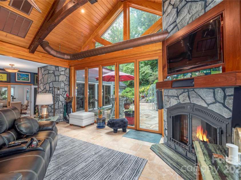 845 Eagles Nest Road, Waynesville, NC 28786.  MLS# CAR4281929, YatesRealty ID 29008. 