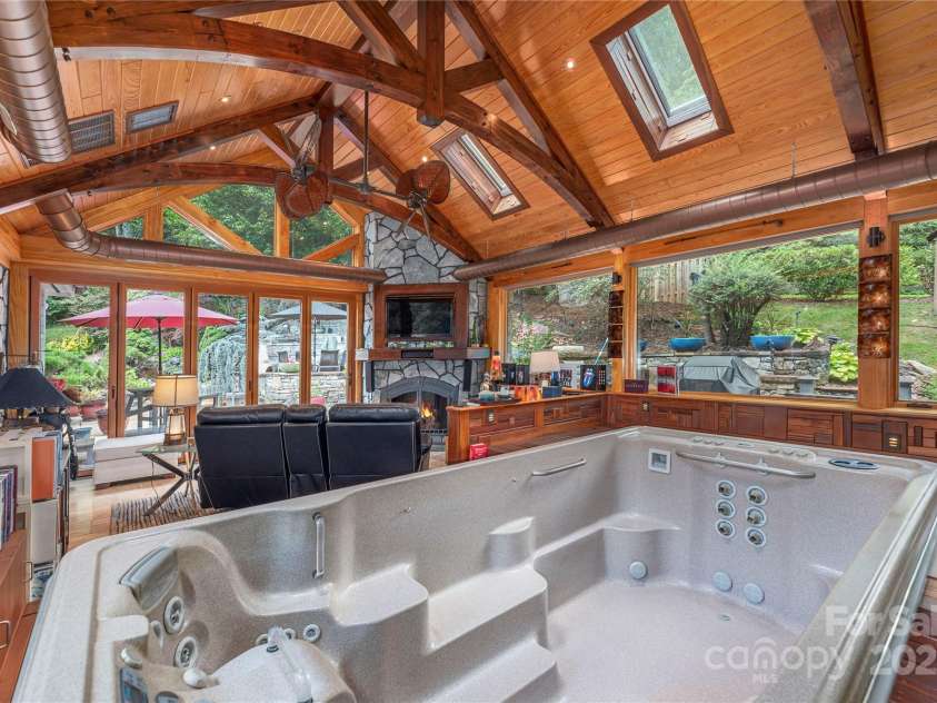 845 Eagles Nest Road, Waynesville, NC 28786.  MLS# CAR4281929, YatesRealty ID 29008. 