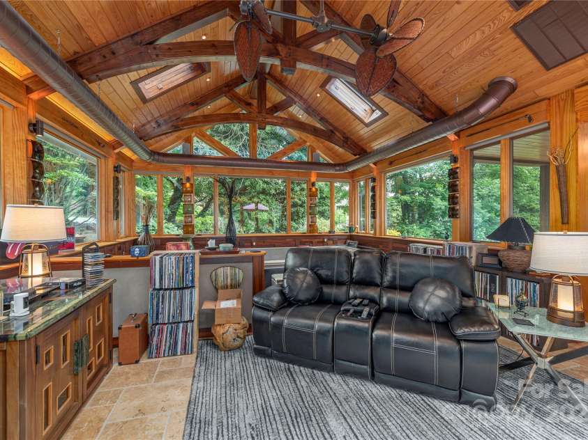 845 Eagles Nest Road, Waynesville, NC 28786.  MLS# CAR4281929, YatesRealty ID 29008. 