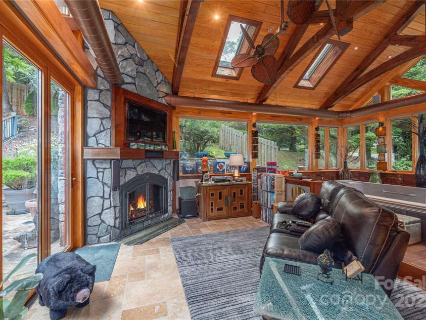 845 Eagles Nest Road, Waynesville, NC 28786.  MLS# CAR4281929, YatesRealty ID 29008. 