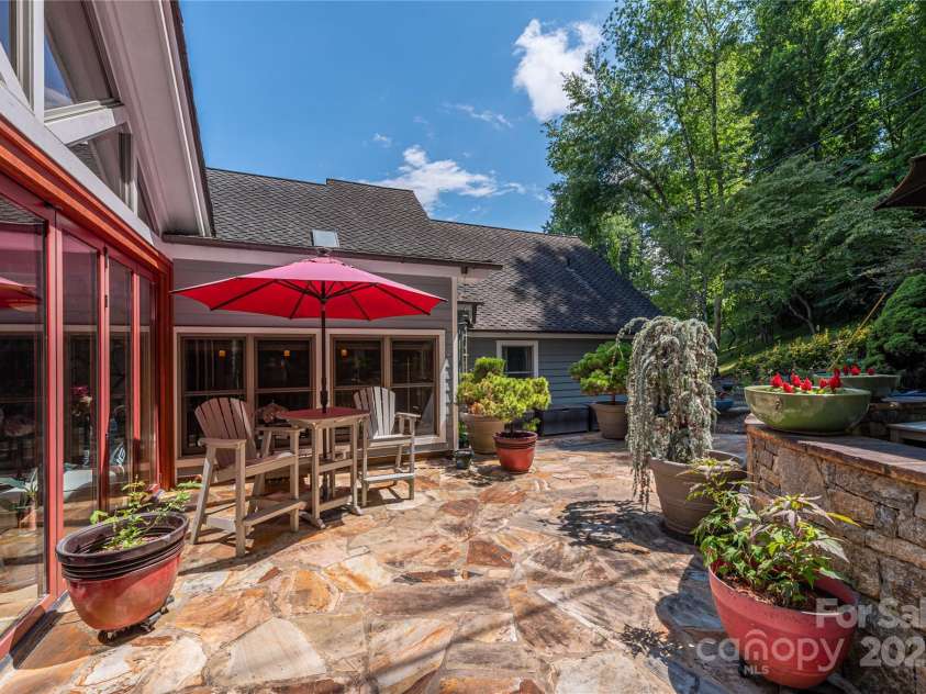 845 Eagles Nest Road, Waynesville, NC 28786.  MLS# CAR4281929, YatesRealty ID 29008. 