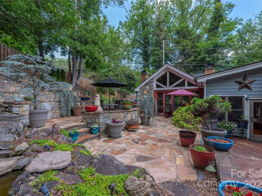 845 Eagles Nest Road, Waynesville, NC 28786.  MLS# CAR4281929, YatesRealty ID 29008. 