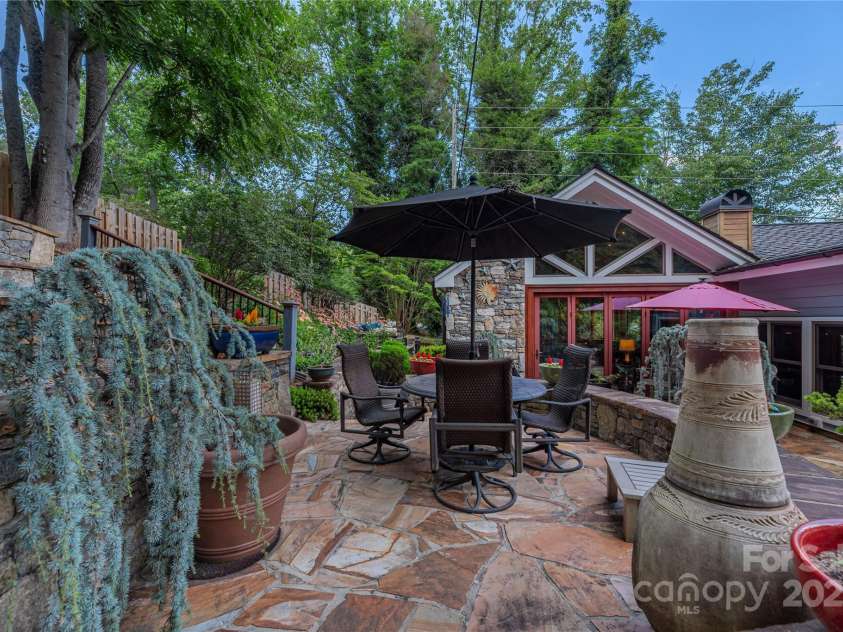 845 Eagles Nest Road, Waynesville, NC 28786.  MLS# CAR4281929, YatesRealty ID 29008. 