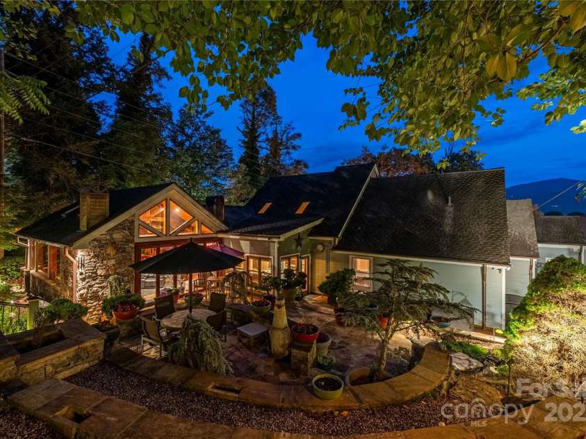 845 Eagles Nest Road, Waynesville, NC 28786.  MLS# CAR4281929, YatesRealty ID 29008. 