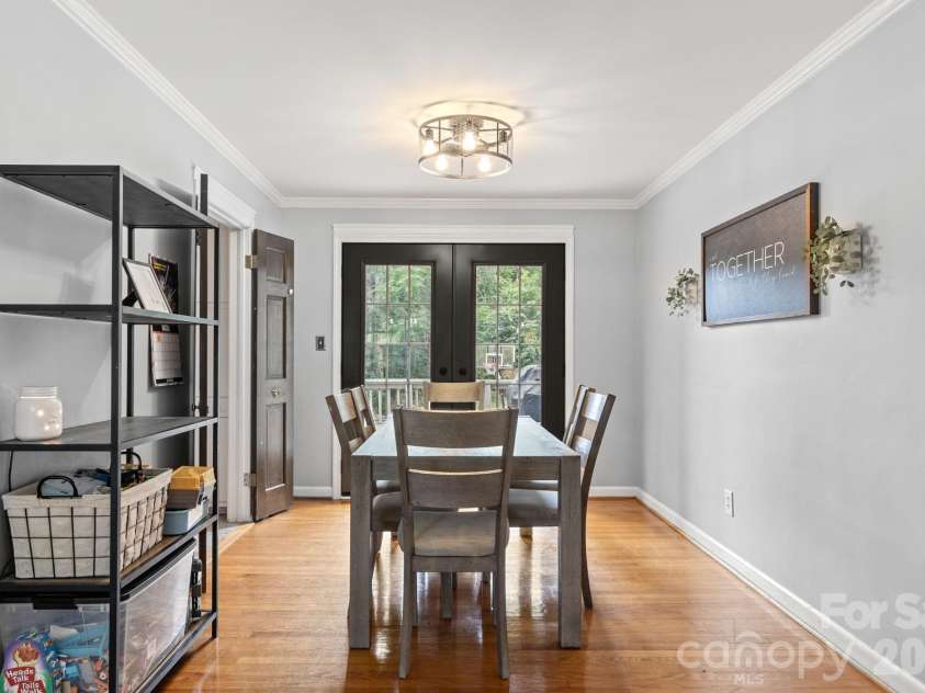 912 Parkwood Road, Shelby, NC 28150.  MLS# CAR4391351, YatesRealty ID 29008. 