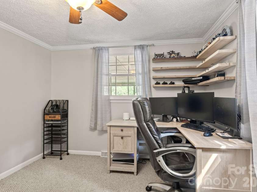 912 Parkwood Road, Shelby, NC 28150.  MLS# CAR4391351, YatesRealty ID 29008. 