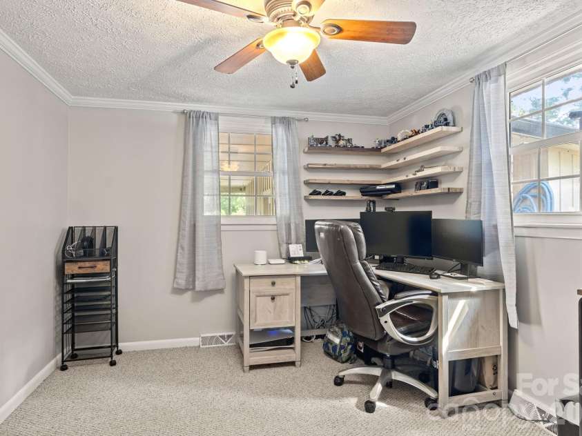 912 Parkwood Road, Shelby, NC 28150.  MLS# CAR4391351, YatesRealty ID 29008. 