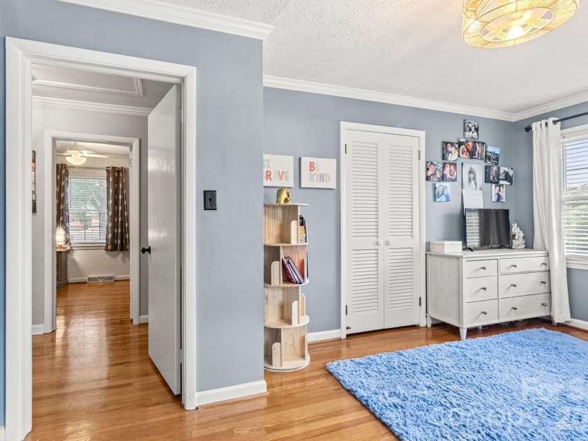 912 Parkwood Road, Shelby, NC 28150.  MLS# CAR4391351, YatesRealty ID 29008. 