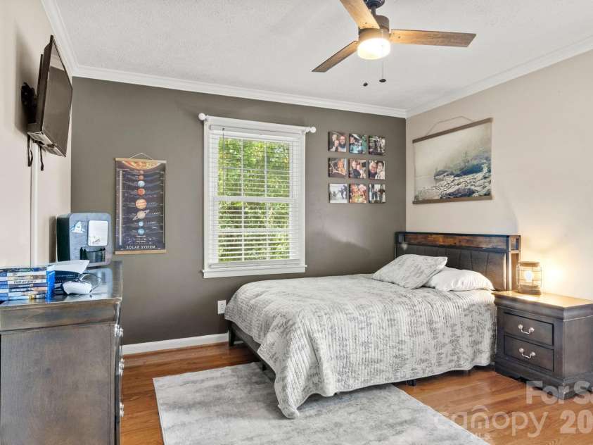 912 Parkwood Road, Shelby, NC 28150.  MLS# CAR4391351, YatesRealty ID 29008. 