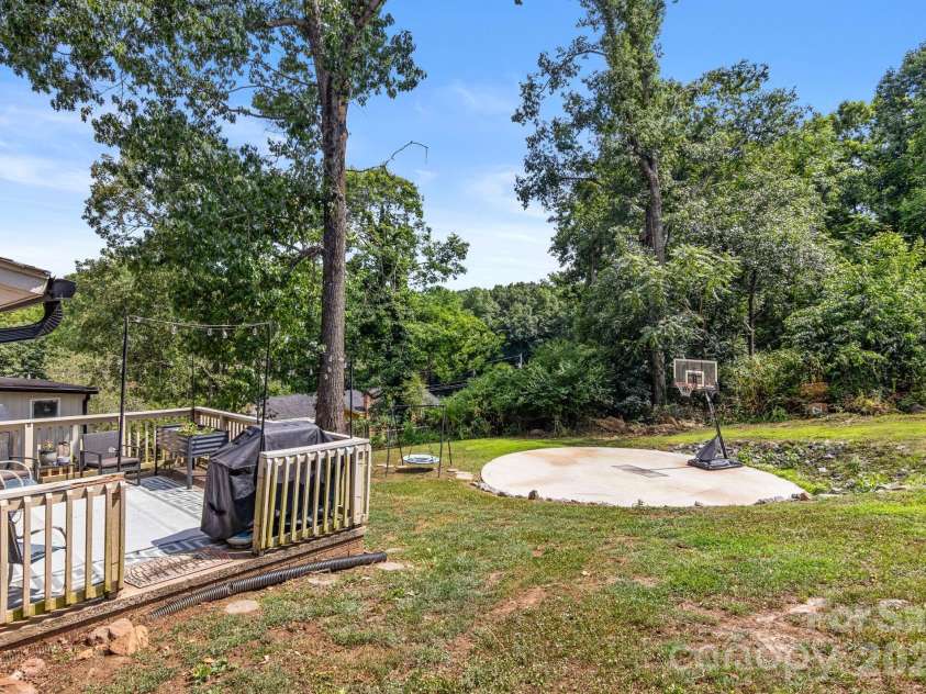912 Parkwood Road, Shelby, NC 28150.  MLS# CAR4391351, YatesRealty ID 29008. 