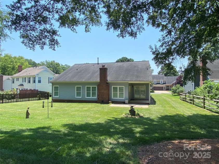 119 Southhaven Drive, Mooresville, NC 28117.  MLS# CAR4283214, YatesRealty ID 29009. 