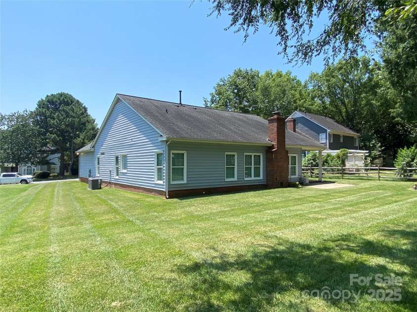 119 Southhaven Drive, Mooresville, NC 28117.  MLS# CAR4283214, YatesRealty ID 29009. 