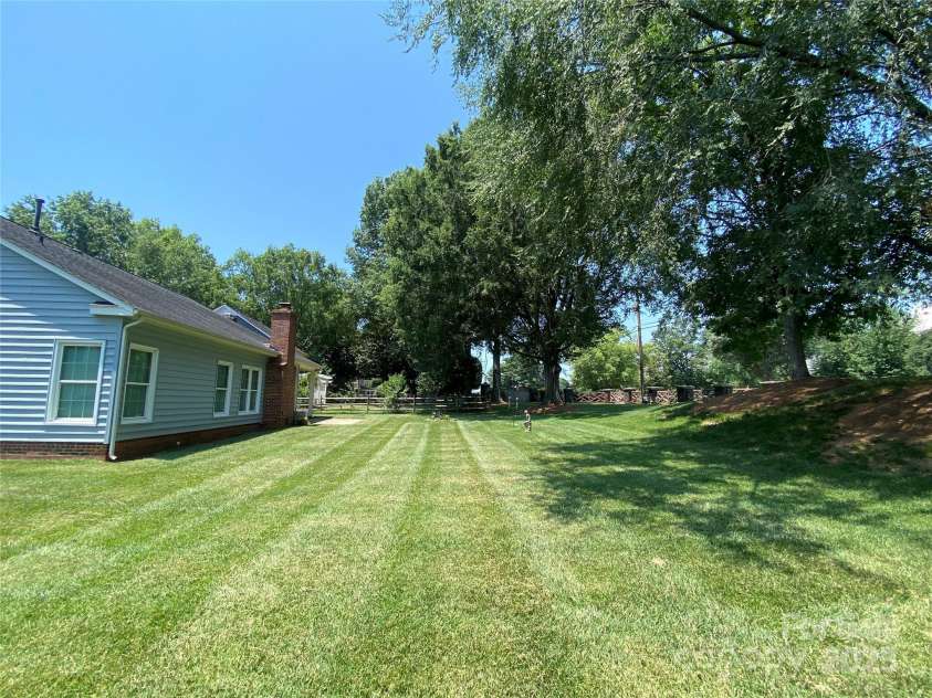 119 Southhaven Drive, Mooresville, NC 28117.  MLS# CAR4283214, YatesRealty ID 29009. 