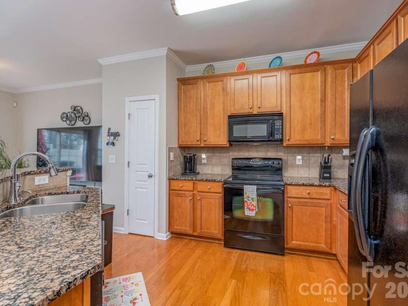 916 Coffee Tree Lane, Rock Hill, SC 29732.  MLS# CAR4335528, YatesRealty ID 29009. 
